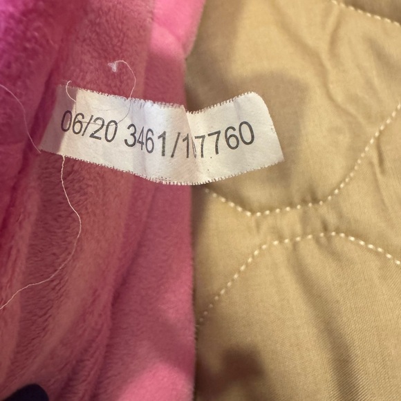 LOL Surprise MGA 40”W 59” Pink Weighted Gentle Hug Blanket Throw - Picture 6 of 10